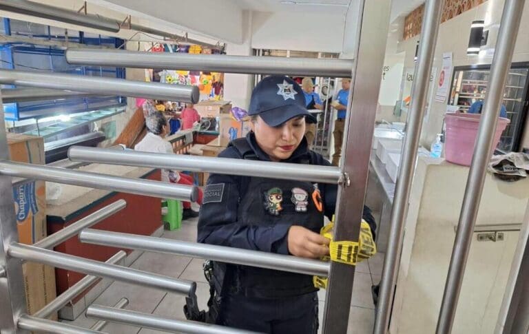 Hallan feto dentro de baños del mercado municipal de Papantla, Veracruz