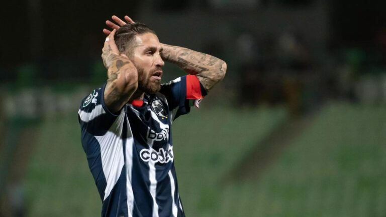 Suspenden a Sergio Ramos con un partido por conducta violenta en la Liga MX