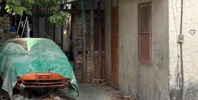 Encuentran sin vida a un hombre dentro de una cuartería de Cancún. Al parecer murió debido a su alcoholismo.