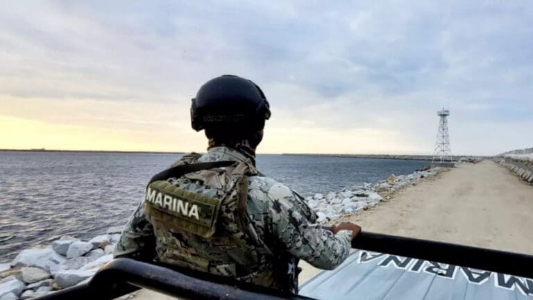 Autoridades inician búsqueda de embarcación con