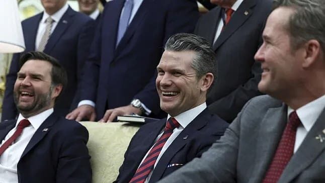 'Signalgate': Filtran por error chat con secretos militares del equipo de Donald Trump contra Europa