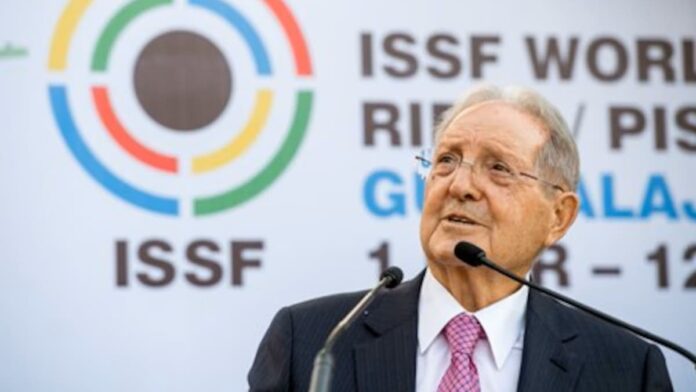 Muere el empresario mexicano Olegario Vázquez Raña a los 89 años