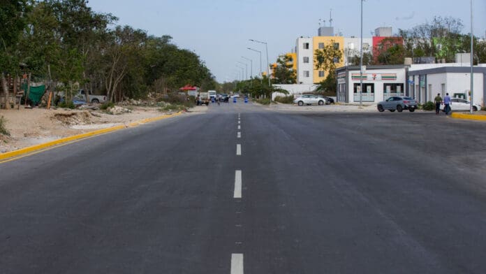 Evalúan las condiciones de movilidad en la avenida Constituyentes de Playa del Carmen