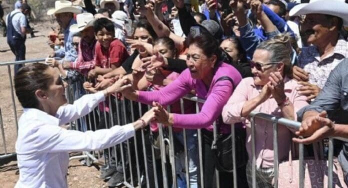 Pese a prohibición del INE, Claudia Sheinbaum promueve la elección judicial. Dijo que aún no ha sido notificada.