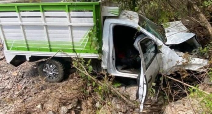 Hallan siete cuerpos en camionetas en Chilapa, Guerrero, entre ellos el de un niño. Hasta ahora no está claro cómo fallecieron.