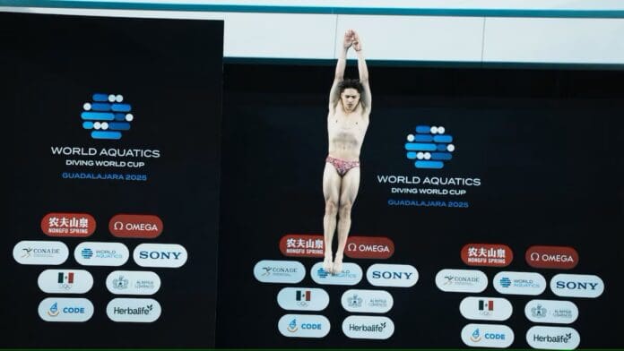 Osmar Olvera queda fuera de la final de 3 metros en la Copa Mundial de Clavados en Guadalajara