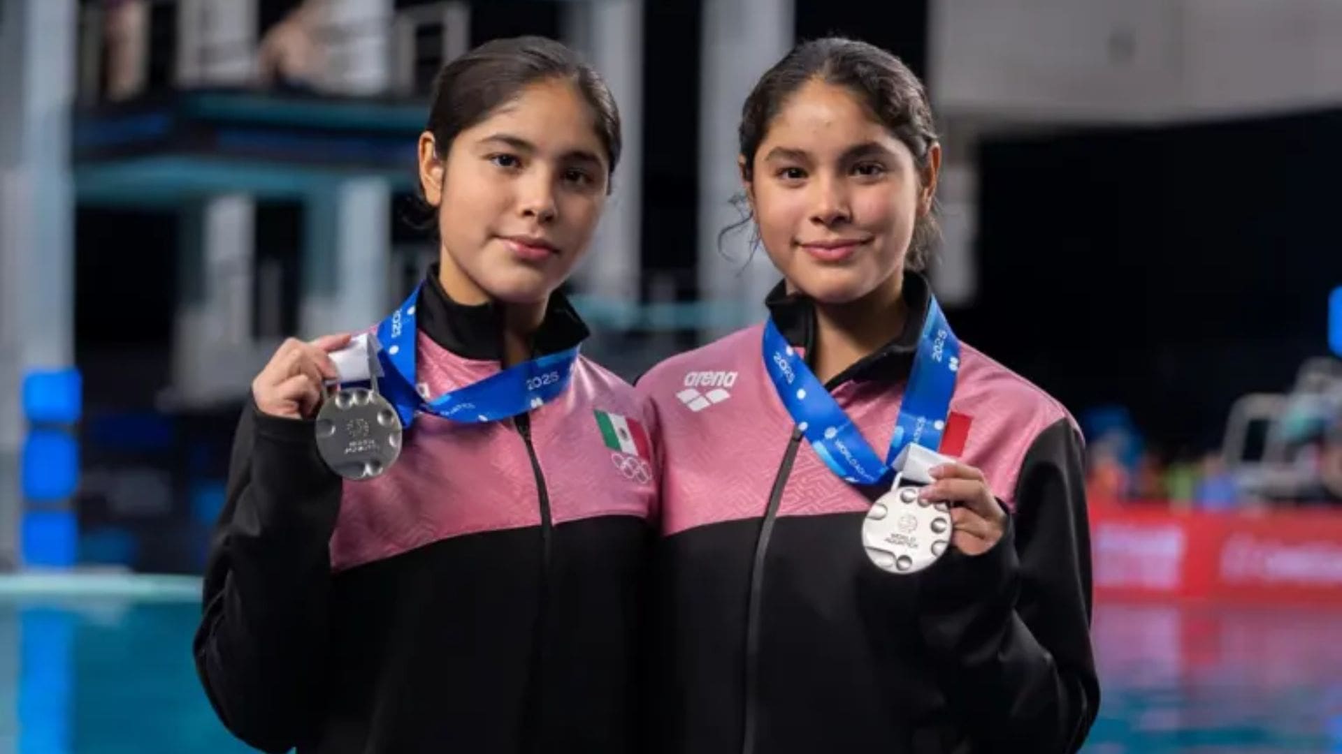 Gemelas Lia y Mia Cueva ganan la primera medalla de plata para México en la Copa Mundial de Clavados