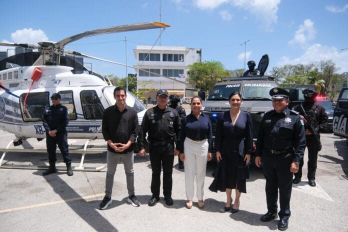 Encabeza Mara Lezama histórica entrega de vehícul