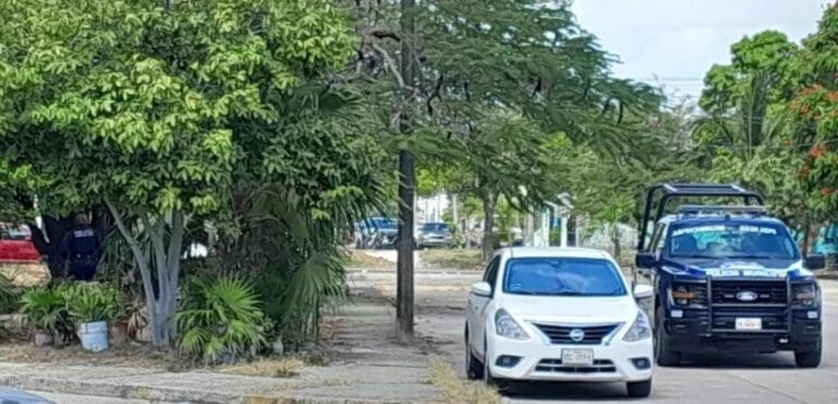 Hallan colgado y sin vida a un hombre en un parque de Cancún. Hasta el momento se desconoce si se trata de un suicidio.