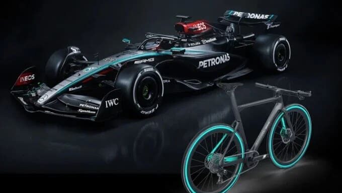 Video: Lanza Mercedes Benz dos bicicletas eléctricas con tecnología inspirada en la Fórmula 1