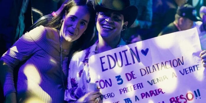 Fan de Grupo Firme posterga ingreso al hospital par