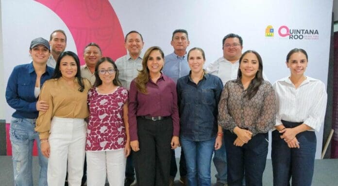 Se reúne Mara Lezama con las autoridades municipales para revisar programas de bienestar y justicia social en Quintana Roo.