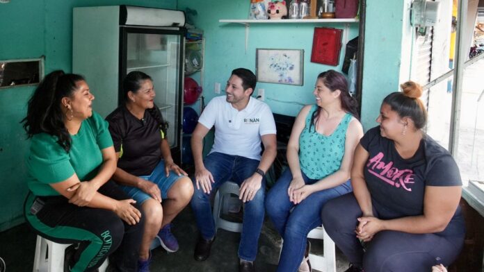 Renán Sánchez mantiene contacto cercano con la familia Verde en Chetumal