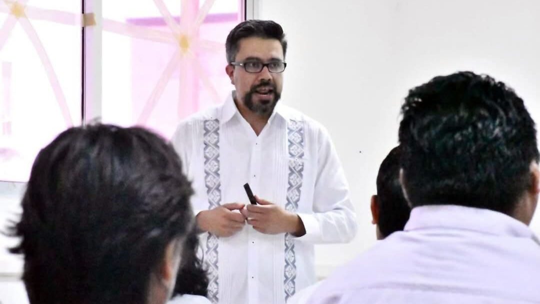 Othón P. Blanco fortalece capacidades de servidores públicos con conferencia magistral