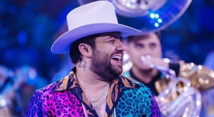 Video: Negativa de Luis R. Conriquez a cantar narcocorridos provoca destrozos en feria de Texcoco, Edomex