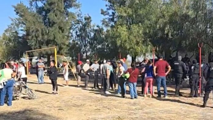 Asesinan a cuatro personas en una cancha de futbol en Salamanca, Guanajuato