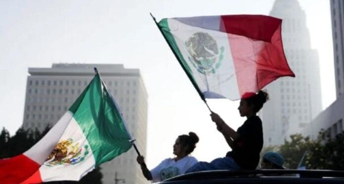 Migrantes ya no podrán recibir los beneficios del seguro social en Estados Unidos. Cada vez la tienen más difícil.