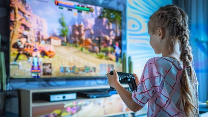 Secuestran a niña de 10 años tras conocer a sujeto jugando Roblox en Estados Unidos