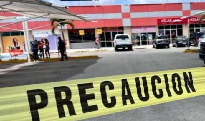 Sujetos disparan durante asalto a barbería de Cancún; se llevaron cerca de 30 mil pesos. Hasta ahora no hay detenidos.
