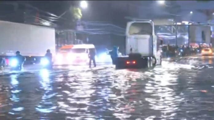 Video: Lluvias provocan severas inundaciones en Tultitlán y Cuautitlán Izcalli, Edomex