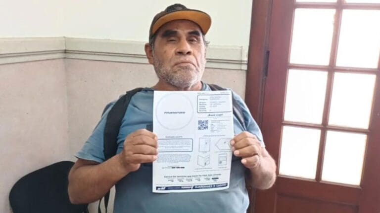 Adulto mayor es abandonado por sus amigos tras ir de vacaciones a la playa en Tamaulipas