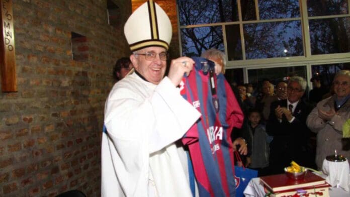 Francisco, el Papa que también fue hincha: su pasión por San Lorenzo y Messi