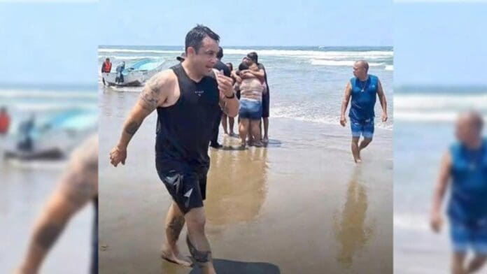 Rescata triatlonista a dos niñas que estaban siendo arrastradas mar adentro en Veracruz