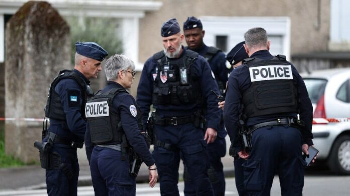 Alumno asesina a un compañero y deja heridos a otros tres en secundaria de Francia