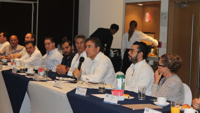 Fortalece SEDETUS coordinación con el sector empresarial en Cancún