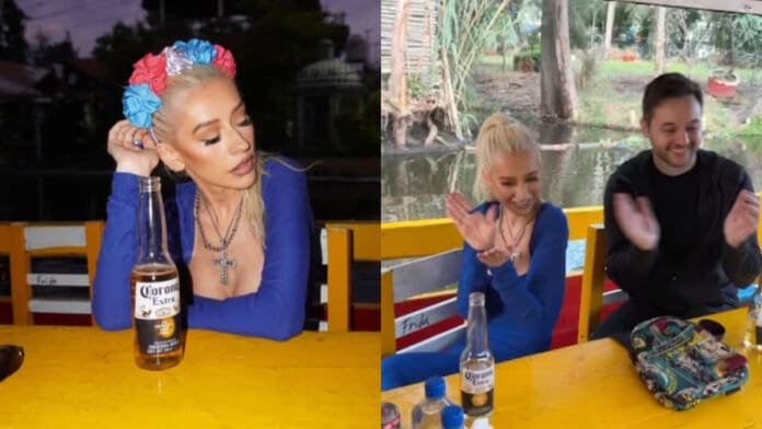 Video: Christina Aguilera es vista tomándose unas chelas en Xochimilco, CDMX