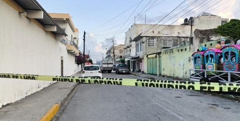 Fallece mujer tras caer de un segundo piso en Cancún; según se reportó que estaba presuntamente alcoholizada.