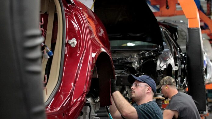 Donald Trump llega a un acuerdo para reducir los aranceles a la industria automotriz