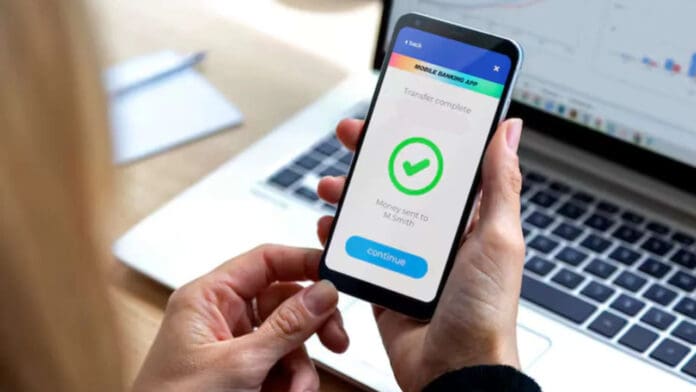 Mujer transfiere por error 35 mil pesos a otra en Monterrey; redes sociales ayudaron para que dinero fuera devuelto