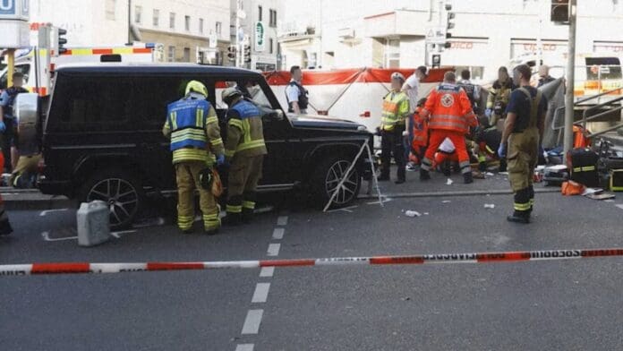Video: Sujeto atropella al menos a ocho personas en Stuttgart, Alemania