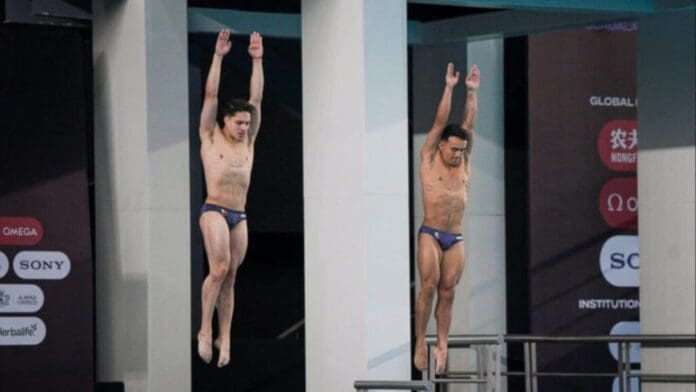 Clavadistas Osmar Olvera y Juan Celaya obtienen cero de calificación tras error en el registro de ejecución