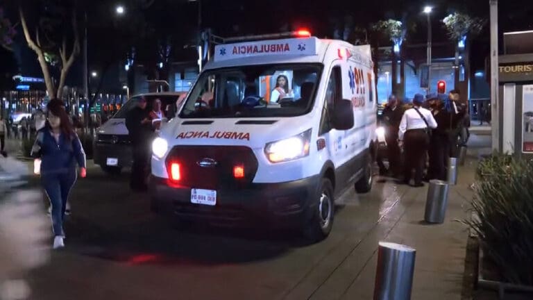 Reportera sufre un "pinchazo" durante cobertura en CDMX