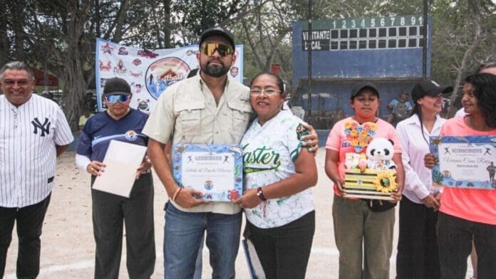 Majestuosa inauguración de la Cuarta Edición del Torneo Internacional de Sóftbol Veteranas 40+ en Playa del Carmen