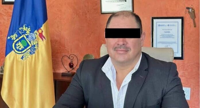 Detienen al alcalde de Teuchitlán, Jalisco como parte de las investigaciones por el caso del rancho Izaguirre.