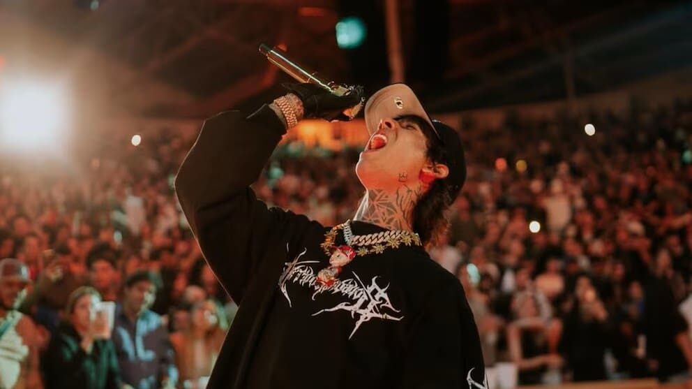 Natanael Cano desafía a las autoridades cantando a ‘El Chapo’ Guzmán en feria de Aguascalientes