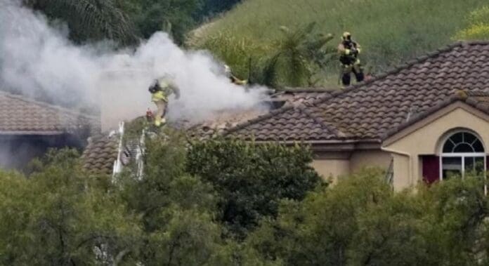 Fallecen dos personas y un perro tras la caída de una avioneta en Los Ángeles, California. Una nueva tragedia.