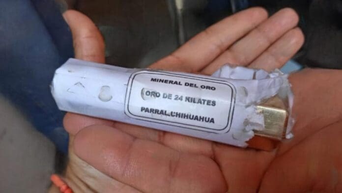 Adulto mayor es estafado en Puebla; pareja le vendió oro falso por 30 mil pesos