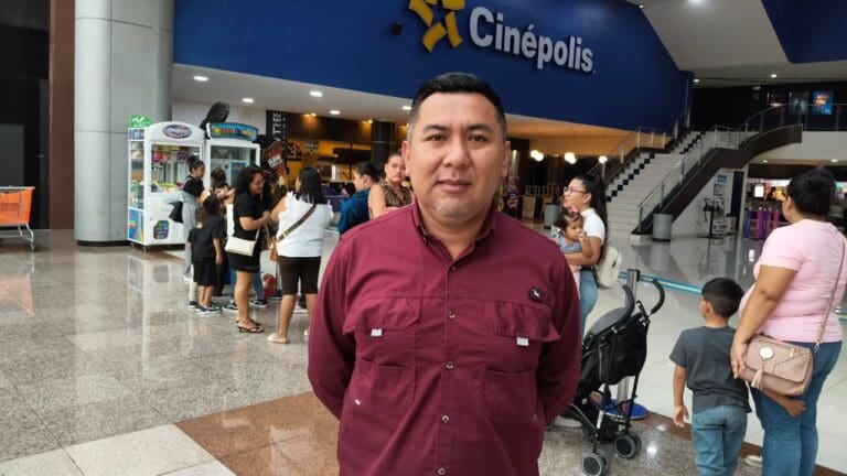 Invitan a cine gratuito para cientos de familias en Playa del Carmen
