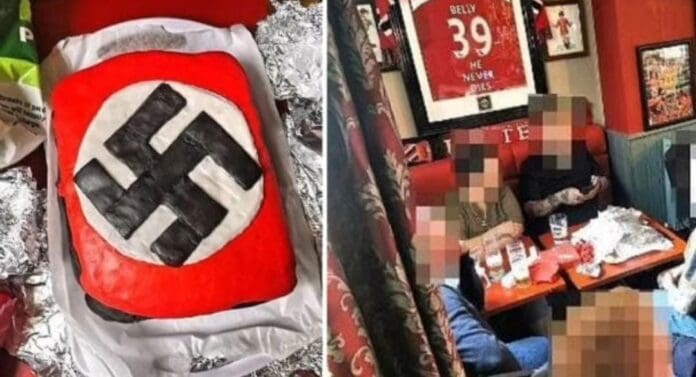 Detienen a nueve personas por celebrar el cumpleaños de Adolfo Hitler en un pub en Inglaterra. Mucha gente criticó el hecho.