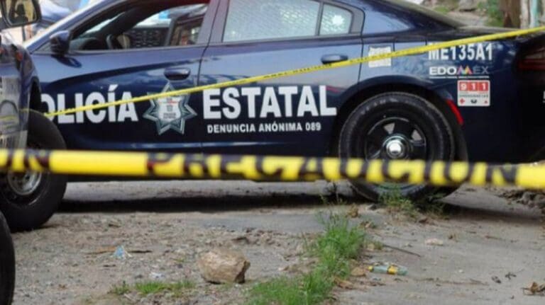 Asesinan a hombre frente a su casa en Edomex