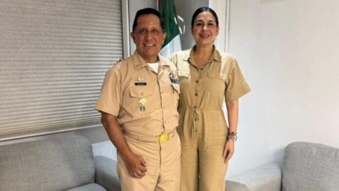 Estefanía Mercado fortalece coordinación con la Marina para garantizar la seguridad y reforzar la limpieza del sargazo en Playa del Carmen