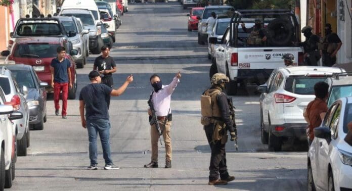 Detienen a una exmagistrada del estado de Guerrero que habría ordenado la destrucción de videos del caso Ayotzinapa.