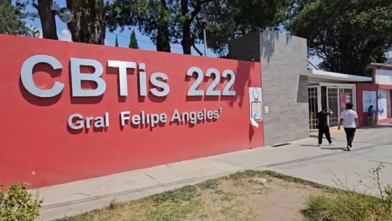 Hallan arma de fuego en mochila de alumno en Pachuca, Hidalgo