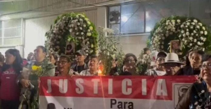 Armaron un mitin en apoyo a Clara Brugada en el velorio de sus colaboradores asesinados. El acto fue muy criticado.