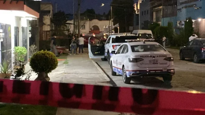 Hallan muerta a mujer en clínica de cosmetología en Puebla; presentaba signos de asfixia