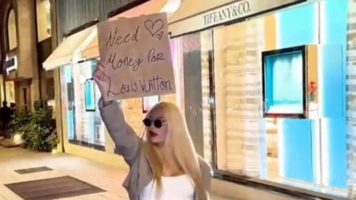 Video: Critican a influencer por pedir limosna para demostrar la 